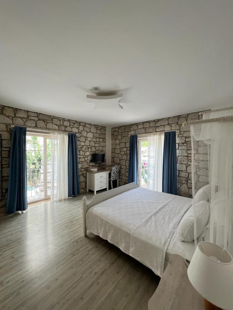 Mavi Konak Alacati Hotell Exteriör bild